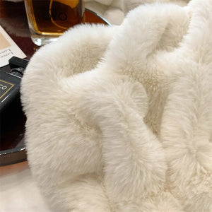 Luxury Faux Fur Throw Decorfaure