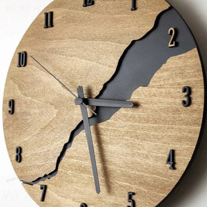Crack Wooden Wall Clock Decorfaure